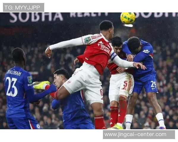 英超激战AC米兰5-0大胜巴萨争议判罚引发全场热议