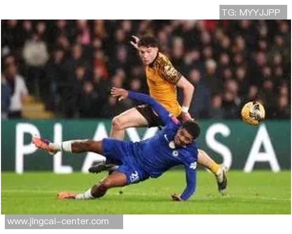 足总杯精彩对决里昂与波尔图激战成平局帽子戏法引发全场热烈反响 足总杯精彩对决里昂与波尔图激战成平局帽子戏法引发全场热烈反响